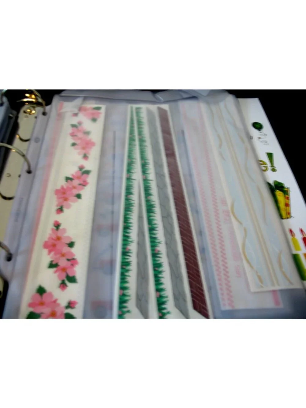 Creative Memories Accessory Binder 7 Protectors Good Zipper with borders/diecuts